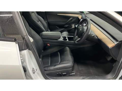 Tesla Model 3 Standard Range Plus - U5437