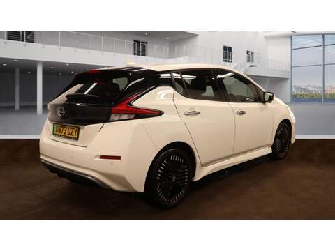 Nissan Leaf Shiro - U5626