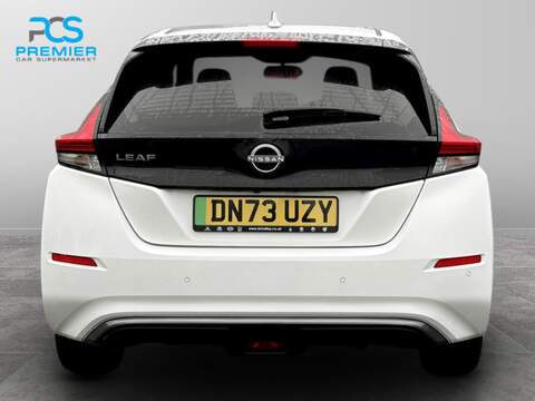 Nissan Leaf Shiro - U5626