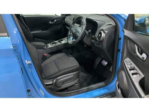 Hyundai KONA Premium - U5679