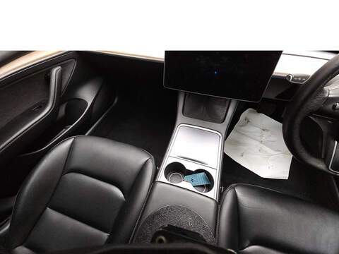 Tesla Model 3  - U5711