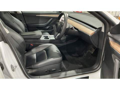 Tesla Model 3 Long Range - U5735