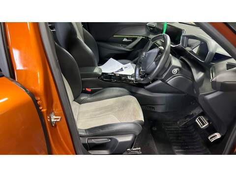 Peugeot E-2008 GT - U5765