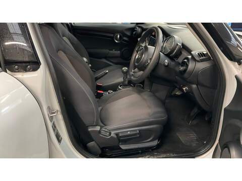 MINI Hatch Cooper Classic - U5771