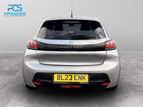Peugeot E-208 Allure Premium + - U5819