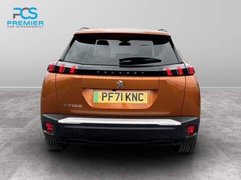 Peugeot E-2008 Allure Premium - U5825