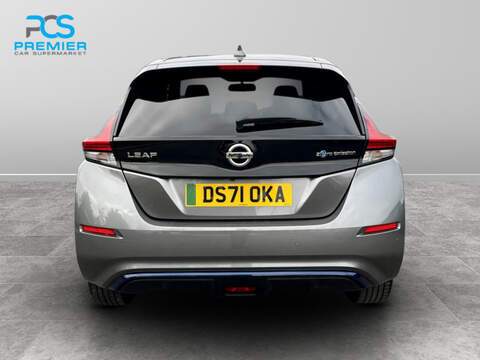 Nissan Leaf N-Connecta - U5842