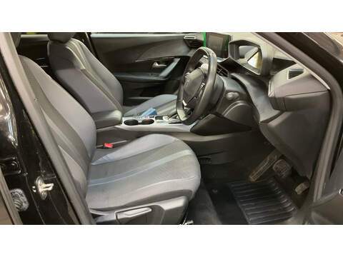 Peugeot E-2008 Allure - U5873