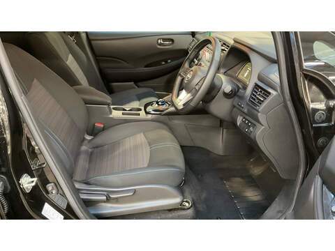 Nissan Leaf N-Connecta - U5879