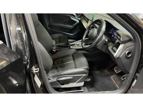 Audi A3 TFSIe S line - U5914