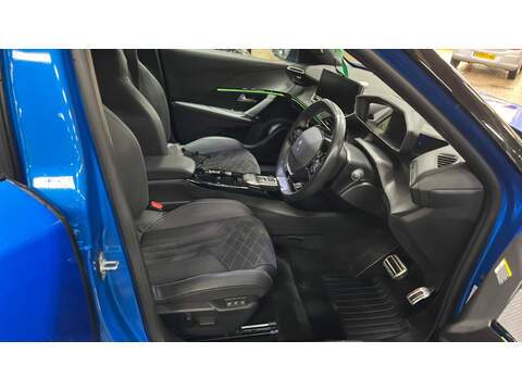 Peugeot E-2008 GT Premium - U5923