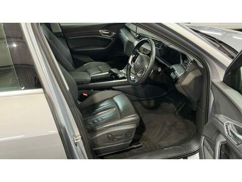 Audi e-tron Technik - U5934