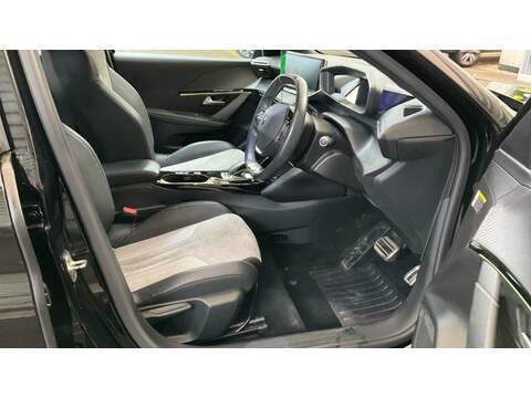 Peugeot E-208 GT Premium - U5953