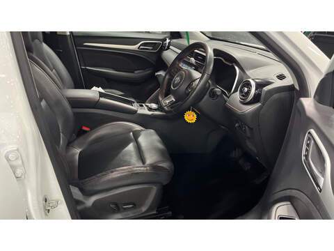 MG MG ZS Trophy Connect Long Range - U5957