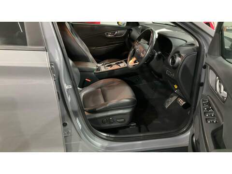 Hyundai KONA Premium SE - U5962
