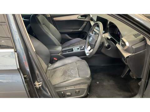 SEAT Leon eHybrid XCELLENCE - U6046
