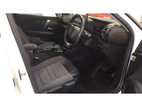 Citroen e-C4 Shine - U6077