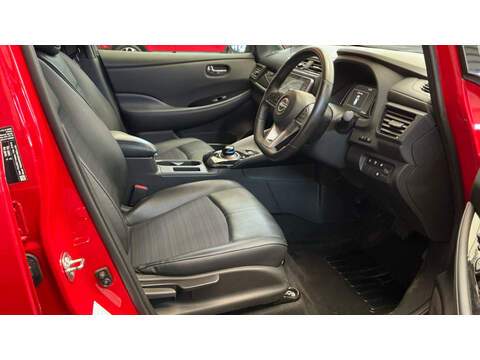 Nissan Leaf N-Connecta - U6100