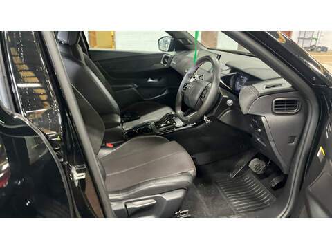 DS AUTOMOBILES DS 3 CROSSBACK E-TENSE Performance Line + - U6103