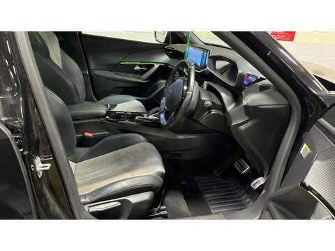 Peugeot E-2008 GT - U6143