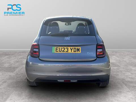 Fiat 500e Icon - U6152