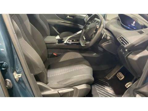 Peugeot 3008 PureTech Active Premium + - U6162