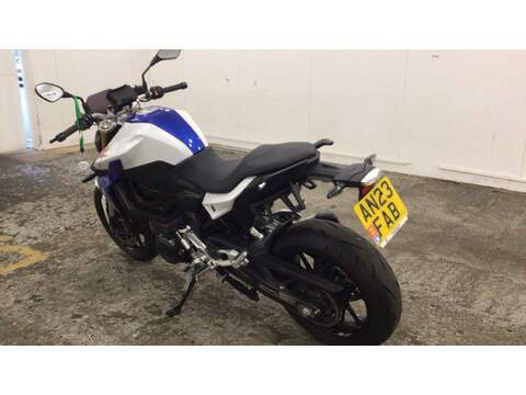 BMW F 900 R  - U6171