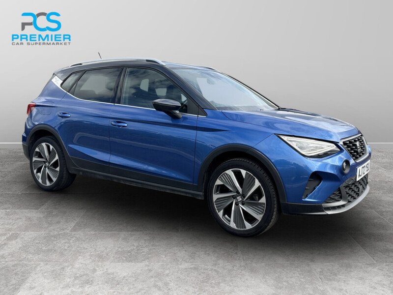 Blue 2023 Seat Arona Hatchback Front-wheel drive Manual