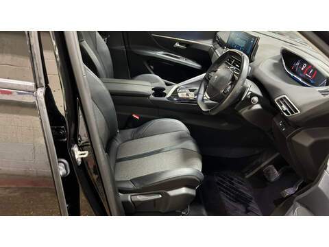 Peugeot 3008 PureTech Allure Premium - U6376