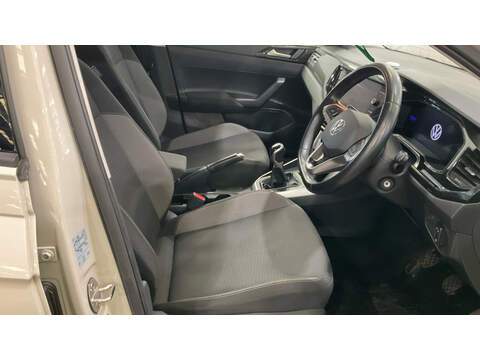 Volkswagen Polo TSI Life - U6380