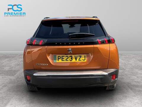 Peugeot E-2008 Allure Premium + - U6429