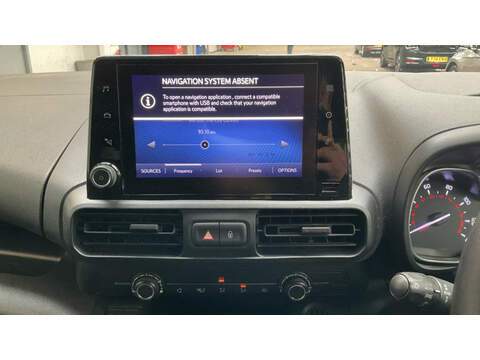 Toyota PROACE CITY 1.7 114 CDI Progressive Panel Van 5dr Diesel Manual FWD L3 Euro 6 (s/s) (XLWB) (136 ps)