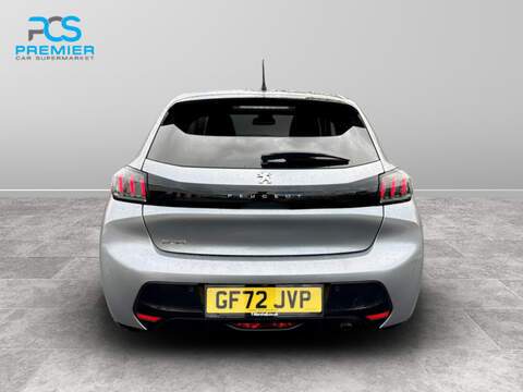 Peugeot 208 PureTech Allure Premium + - U6531