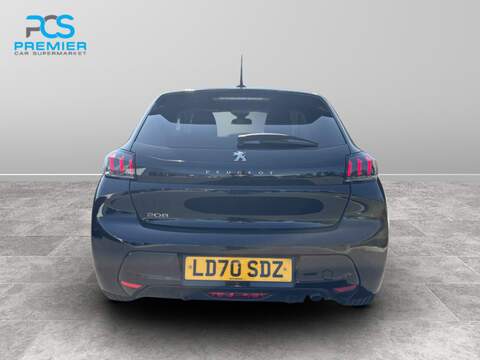 Peugeot 208 PureTech Allure Premium - U6611