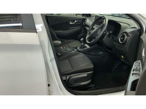 Hyundai KONA T-GDi MHEV Premium - U6807