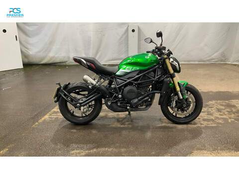 Benelli 752 S 900 Naked Petrol Manual Euro 5 (105 ps)