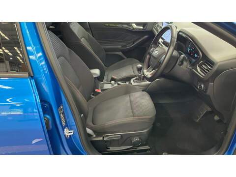 Ford Focus T EcoBoost MHEV ST-Line - U6848