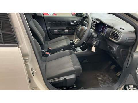 Citroen C3 PureTech PLUS - U6852
