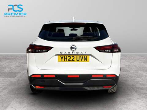 Nissan Qashqai DIG-T MHEV Acenta Premium - U6958