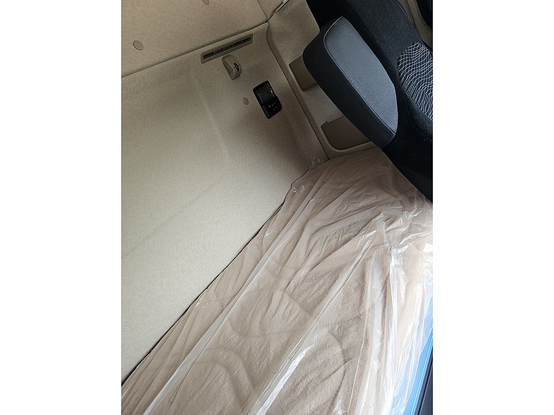 Mercedes-Benz Beavertail Flat 11 Automatic Diesel