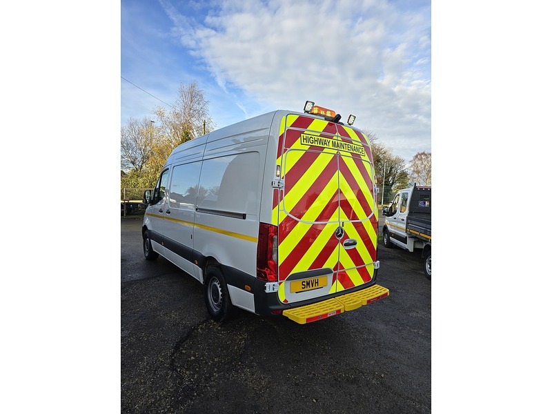 Mercedes-Benz 2.0 315 CDI Progressive Panel Van 5dr Diesel Manual RWD L2 H2 Euro 6 (s/s) (150 ps)