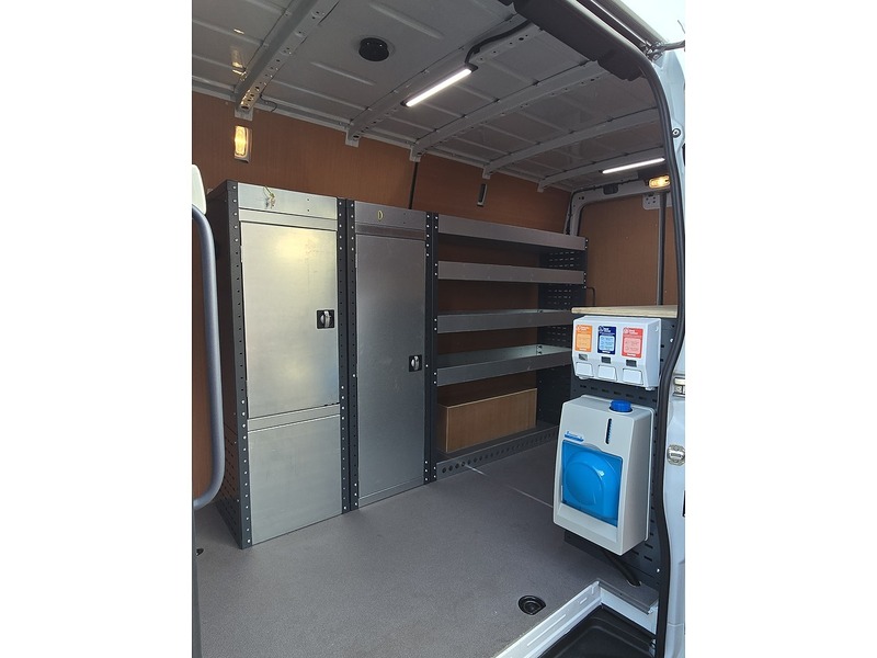 Mercedes-Benz 2.0 315 CDI Progressive Panel Van 5dr Diesel Manual RWD L2 H2 Euro 6 (s/s) (150 ps)