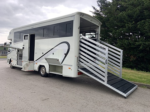 PRB R220 Auto 4.5 Livestock carrier Automated Diesel