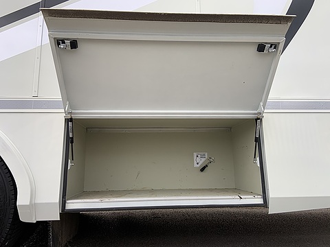 PRB R220 Auto 4.5 Livestock carrier Automated Diesel