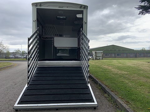 PRB R220 Auto 4.5 Livestock carrier Automated Diesel