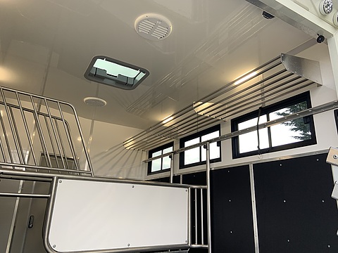 PRB R220 Auto 4.5 Livestock carrier Automated Diesel