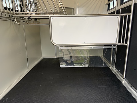 PRB R220 Auto 4.5 Livestock carrier Automated Diesel