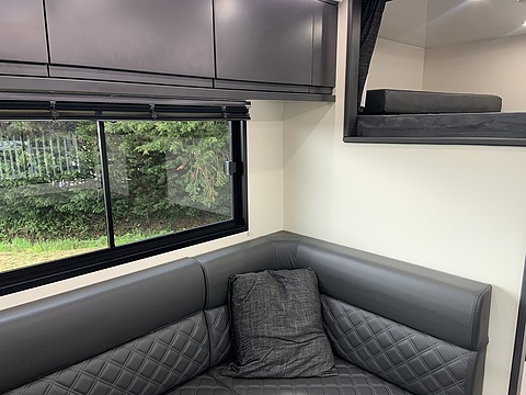 PRB R220 Auto 4.5 Livestock carrier Automated Diesel