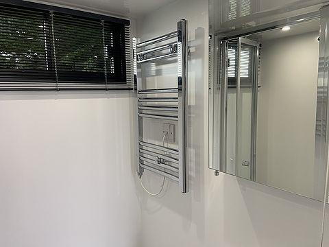 PRB R220 Auto 4.5 Livestock carrier Automated Diesel