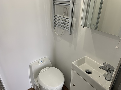 PRB R220 Auto 4.5 Livestock carrier Automated Diesel